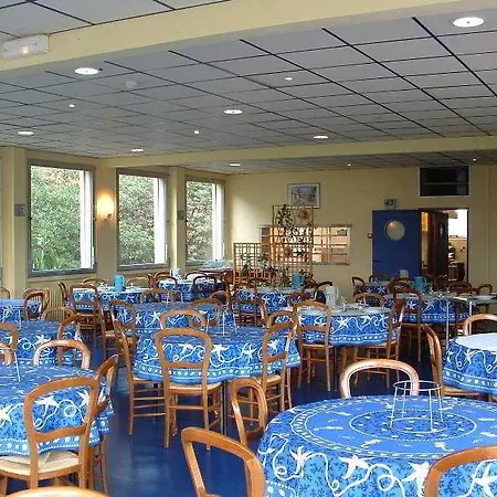 אתר נופש Village Vacances Le Lion De Mer Saint-Raphaël