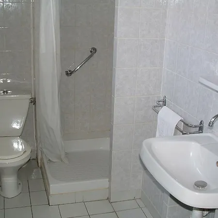 אתר נופש Village Vacances Le Lion De Mer Saint-Raphaël