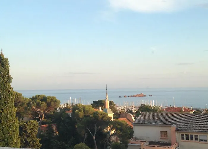 Resort Village Vacances Le Lion De Mer 2*